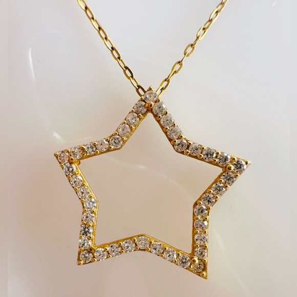 Dainty Star with Zirconia Stone Necklace. 💛 Real 18 Karat Solid Gold Jewelry 💛 - Picture 5 of 11